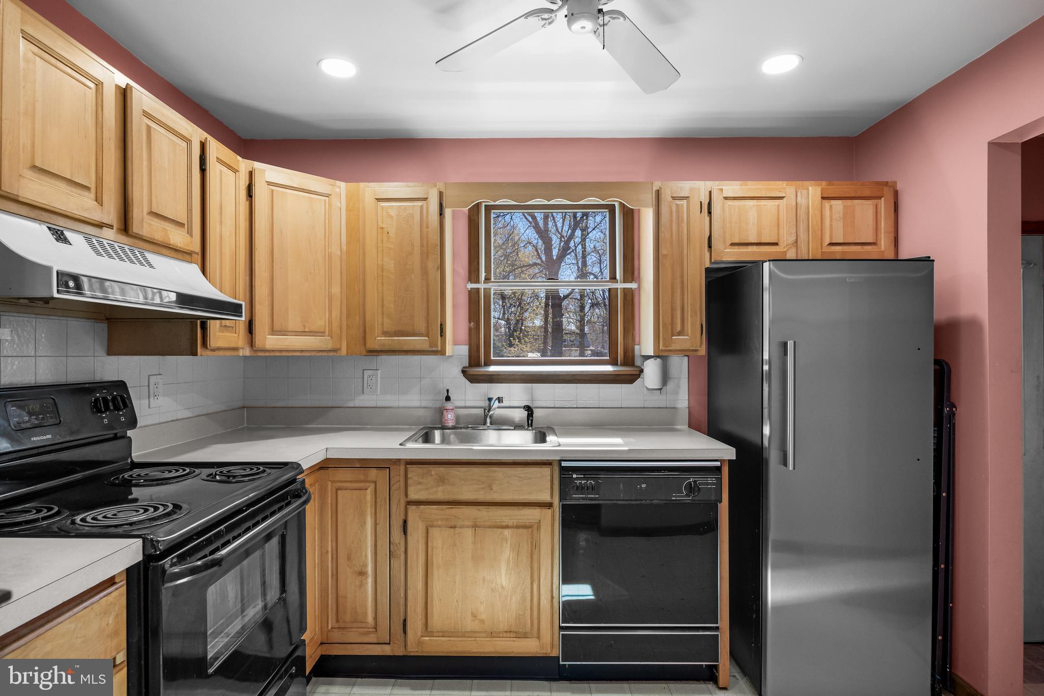 28 West Center Avenue Maple Shade, NJ 08052 - Photo 10 of 21