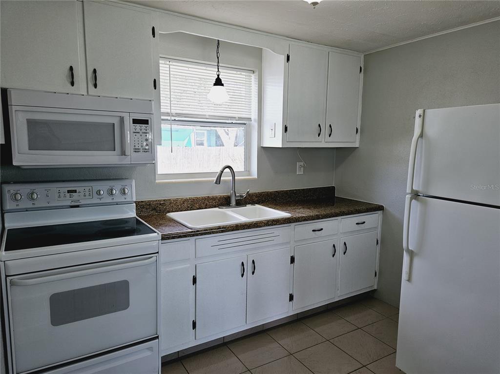 900 Nantucket Road Venice, FL 34293 - Photo 6 of 23