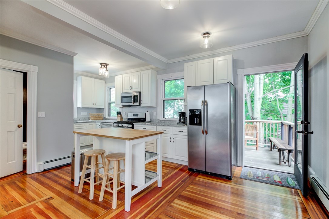 7 Division Street Newport, RI 02840 - Photo 9 of 22