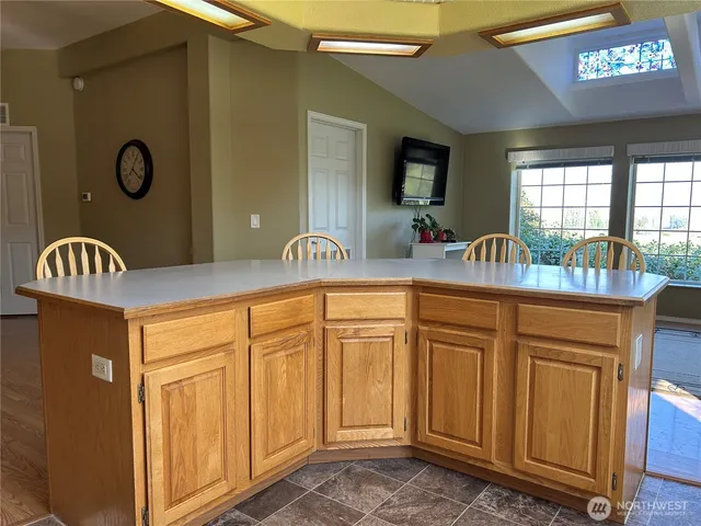 $750,000 | 6997 Bacon Lane Northeast, Moses Lake, WA 98837