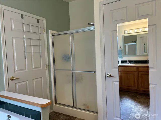 $750,000 | 6997 Bacon Lane Northeast, Moses Lake, WA 98837