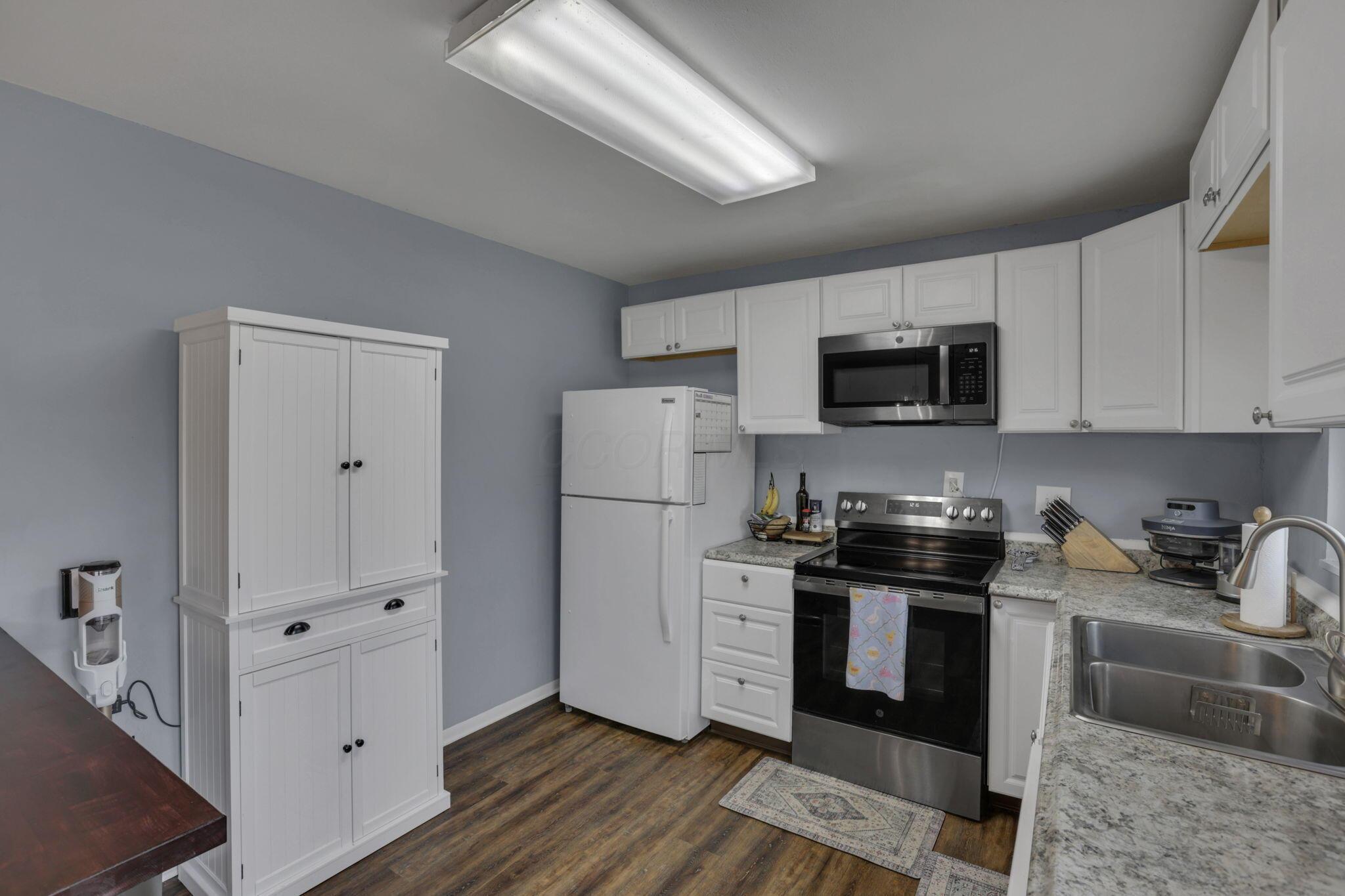 5667 Roche Drive Columbus, OH 43229 - Photo 14 of 36