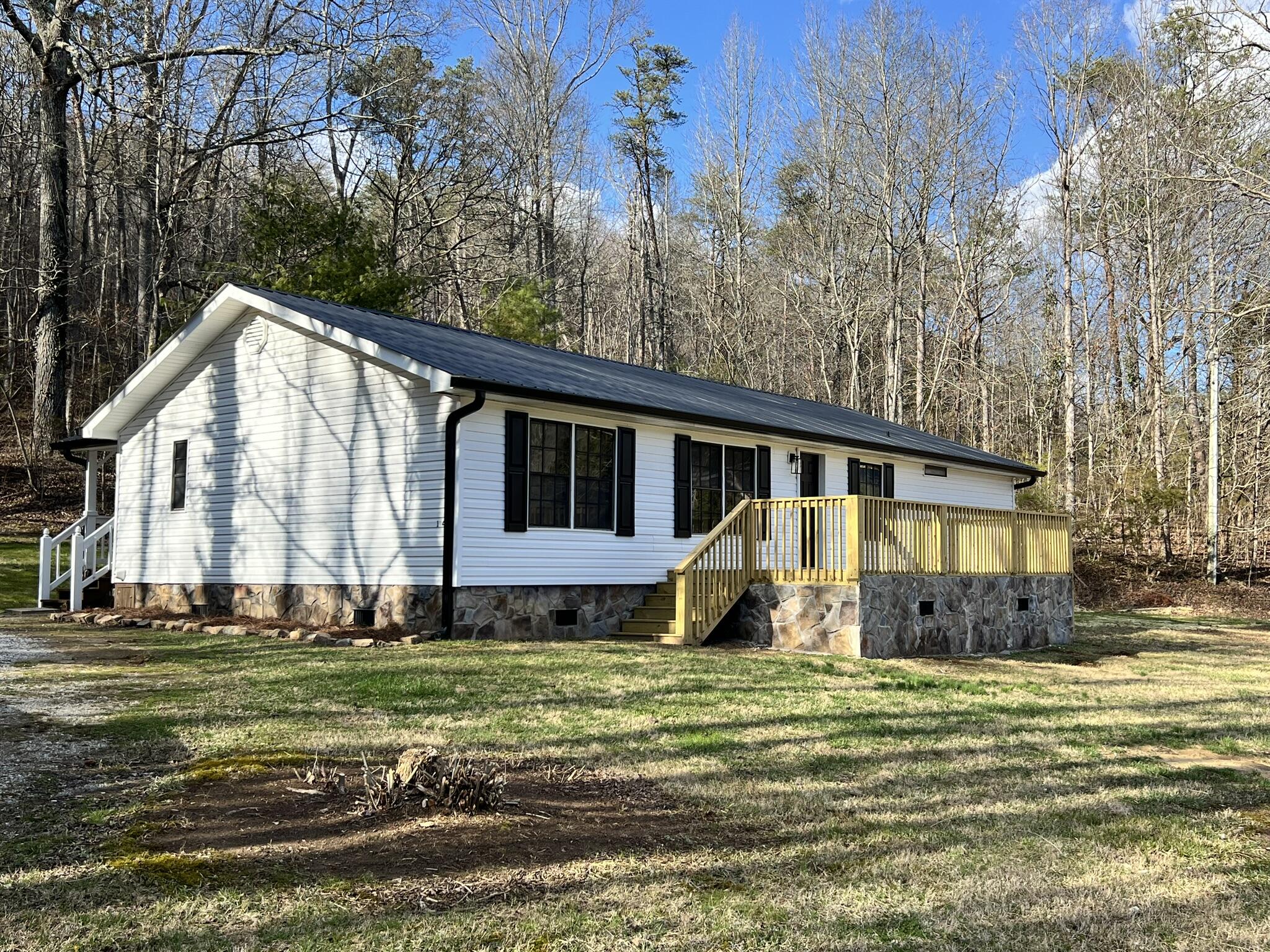 1749 Parksville Road Benton, TN 37307 - Photo 2 of 48 IMG_9646
