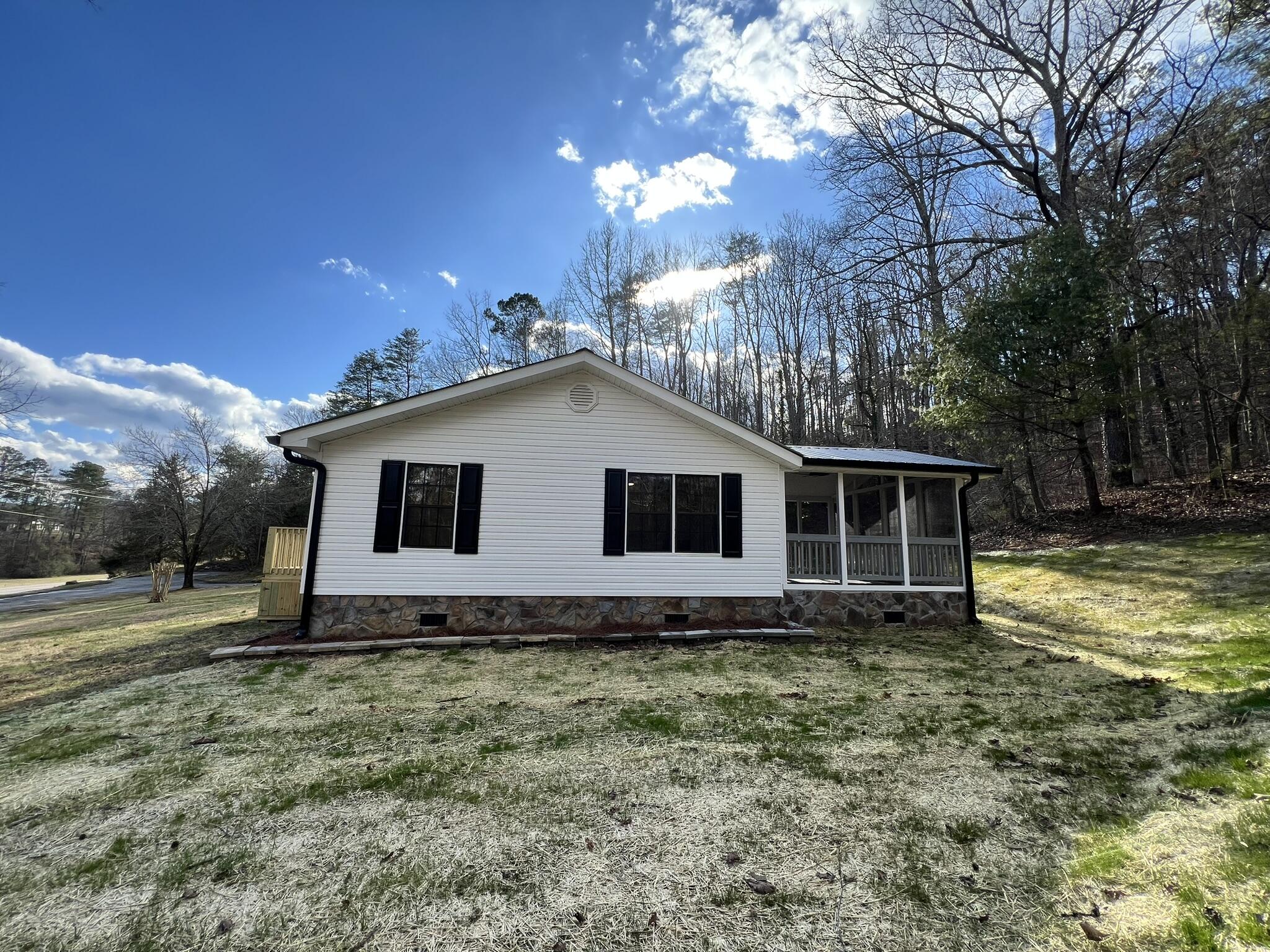1749 Parksville Road Benton, TN 37307 - Photo 5 of 48 IMG_9642