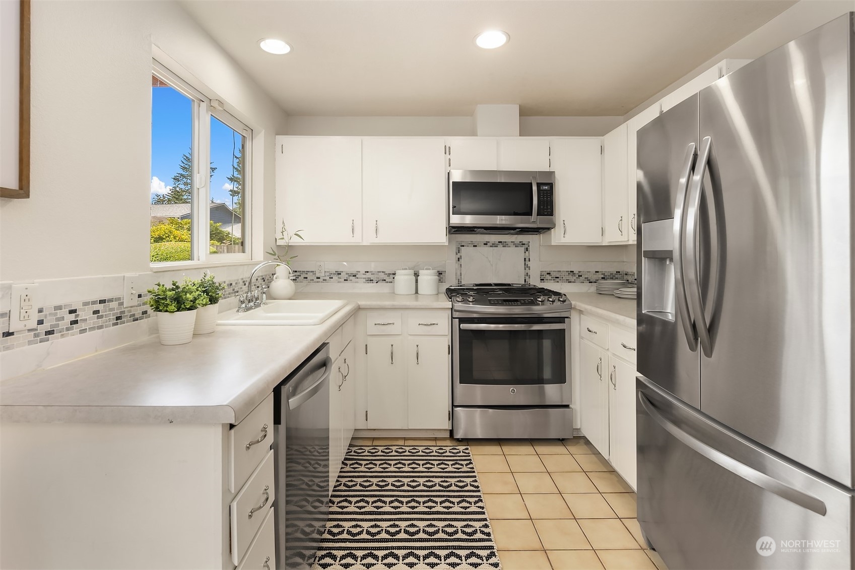 13009 Southeast 184th Place Renton, WA 98058 - Photo 13 of 32 Gallery Image 13