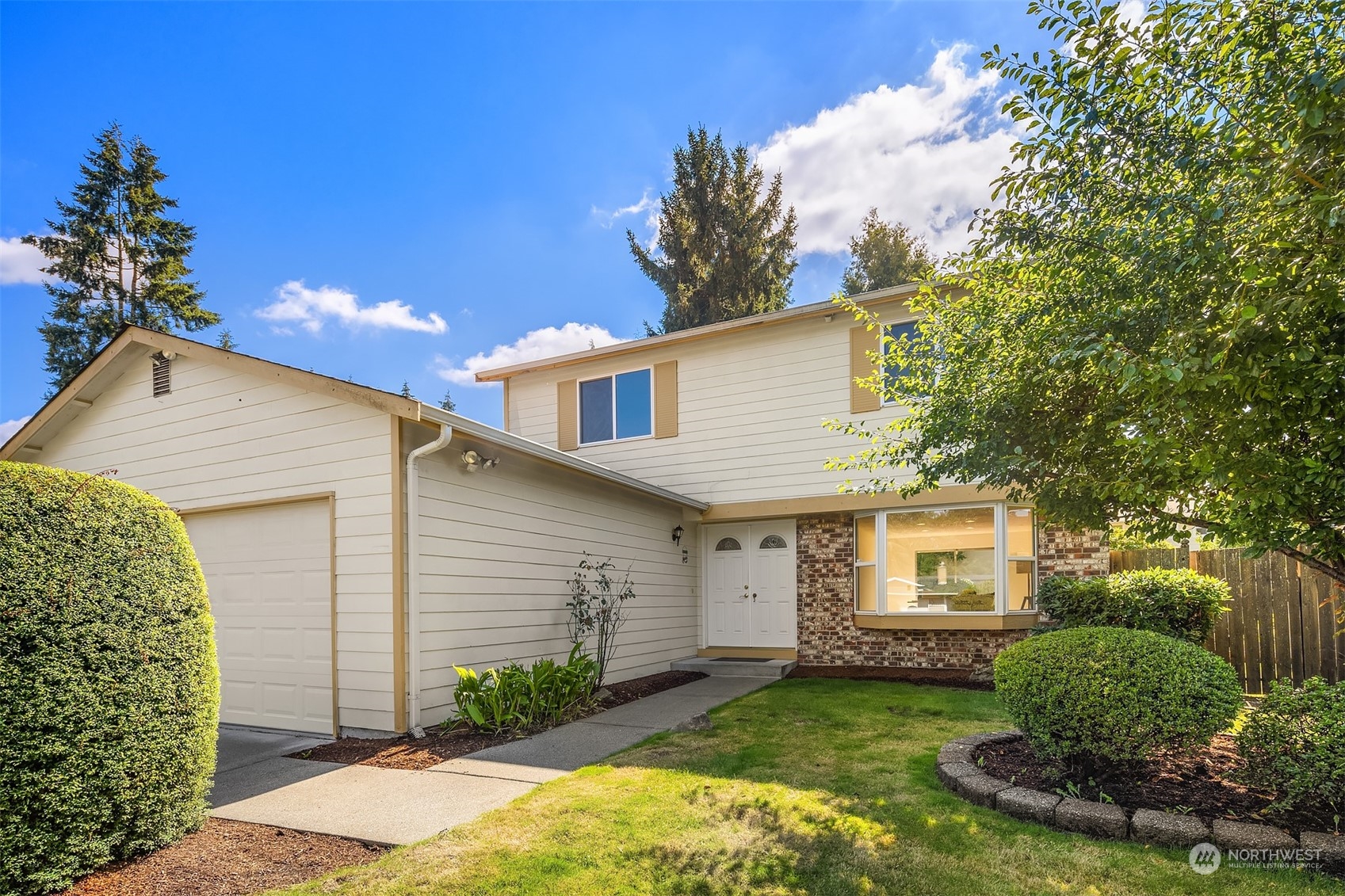 13009 Southeast 184th Place Renton, WA 98058 - Photo 4 of 32 Gallery Image 4