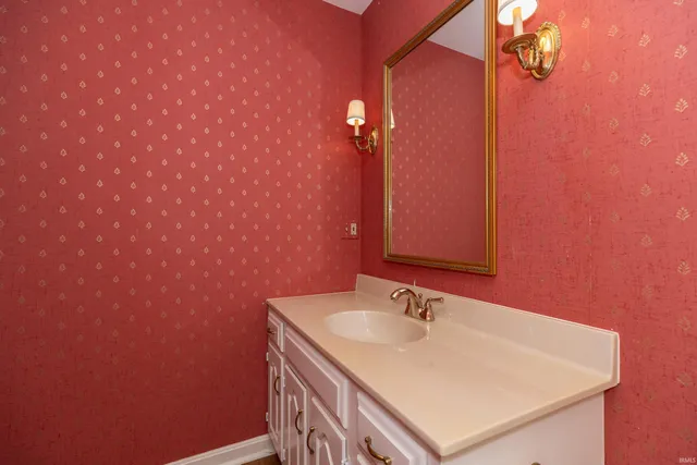 $214,900 | 728 Kingswood Drive, Evansville, IN 47715