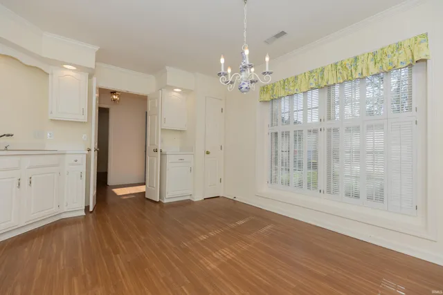 $214,900 | 728 Kingswood Drive, Evansville, IN 47715