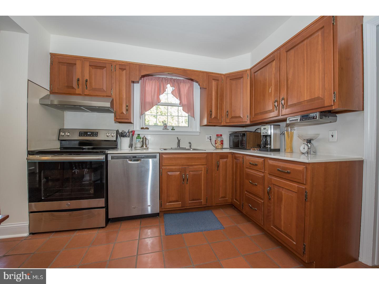 10 Longview Drive Springfield, PA 19064 - Photo 8 of 25