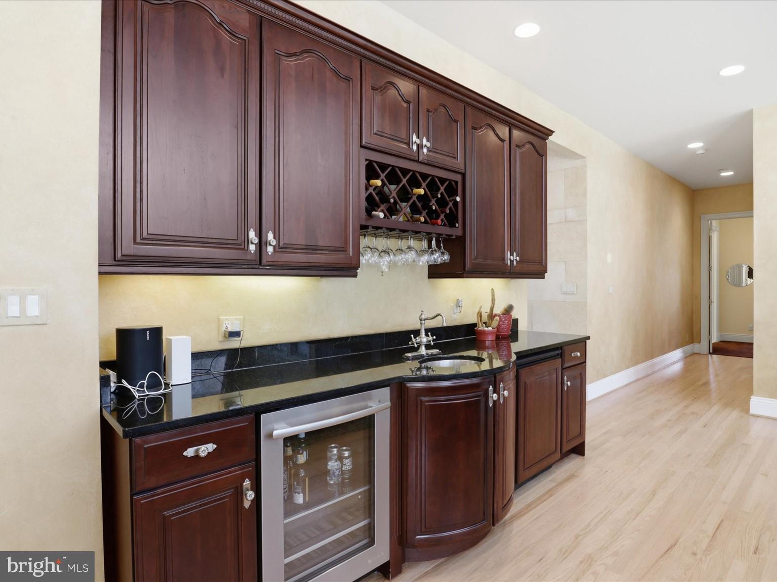 12709 Greenbriar Road Potomac, MD 20854 - Photo 37 of 120 Elegant kitchen with rich cabinetry.