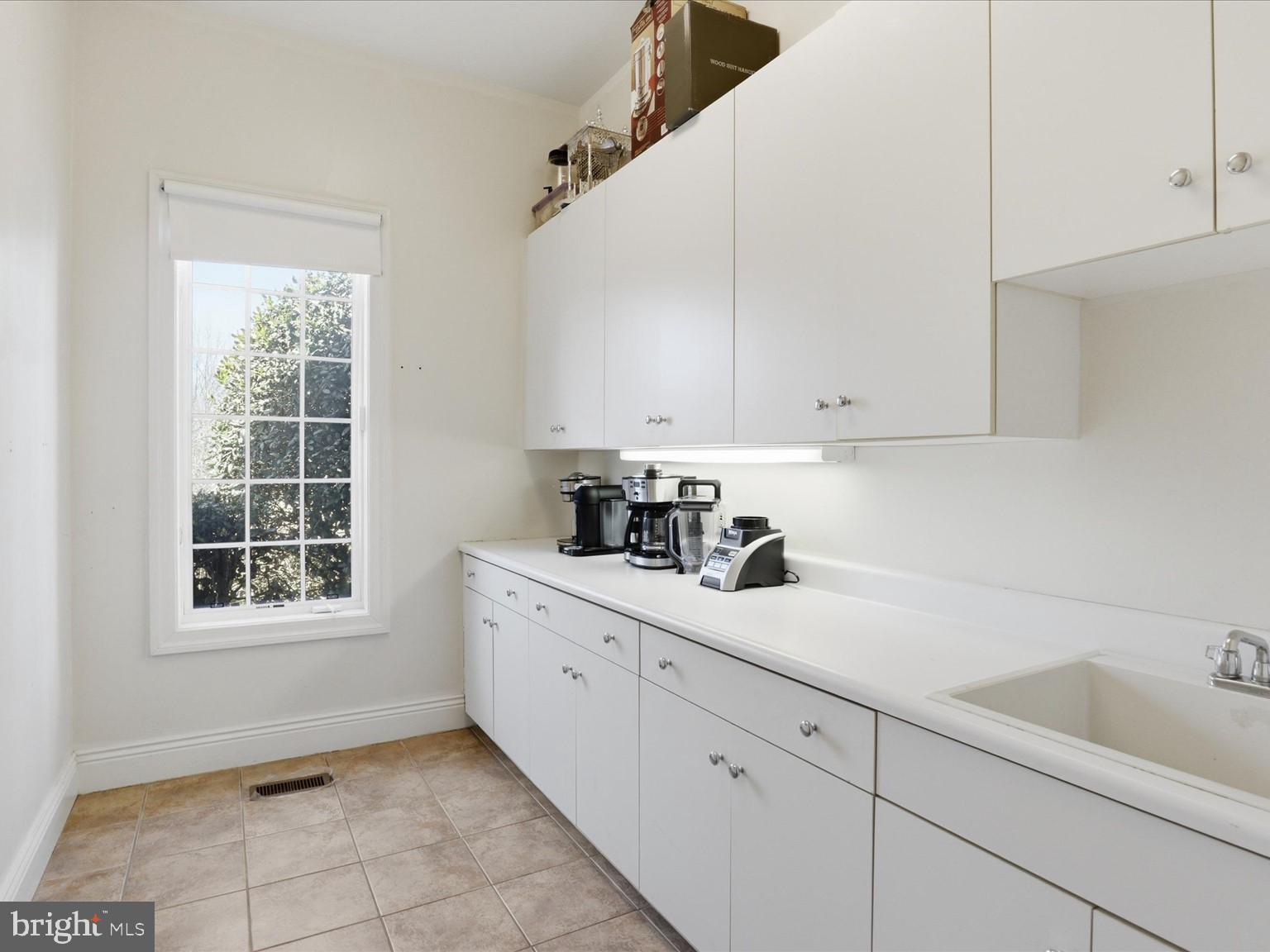 12709 Greenbriar Road Potomac, MD 20854 - Photo 51 of 120 Bright and airy kitchen space.