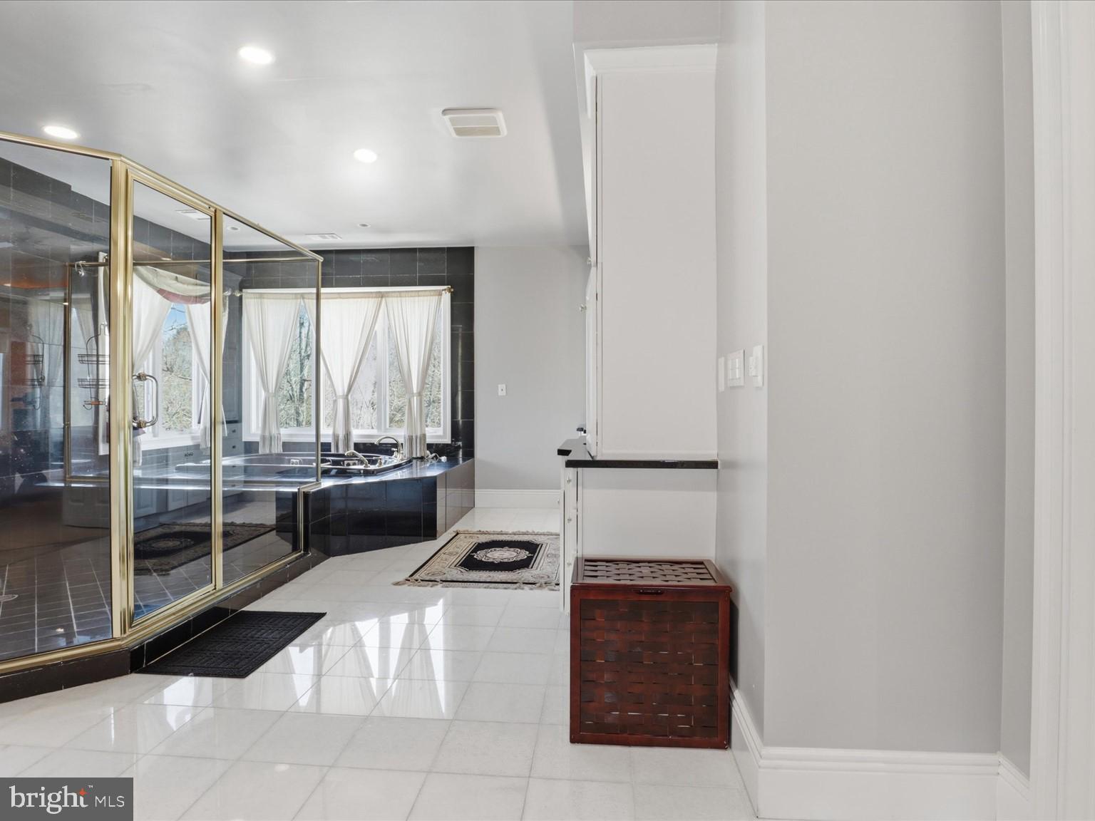 12709 Greenbriar Road Potomac, MD 20854 - Photo 63 of 120