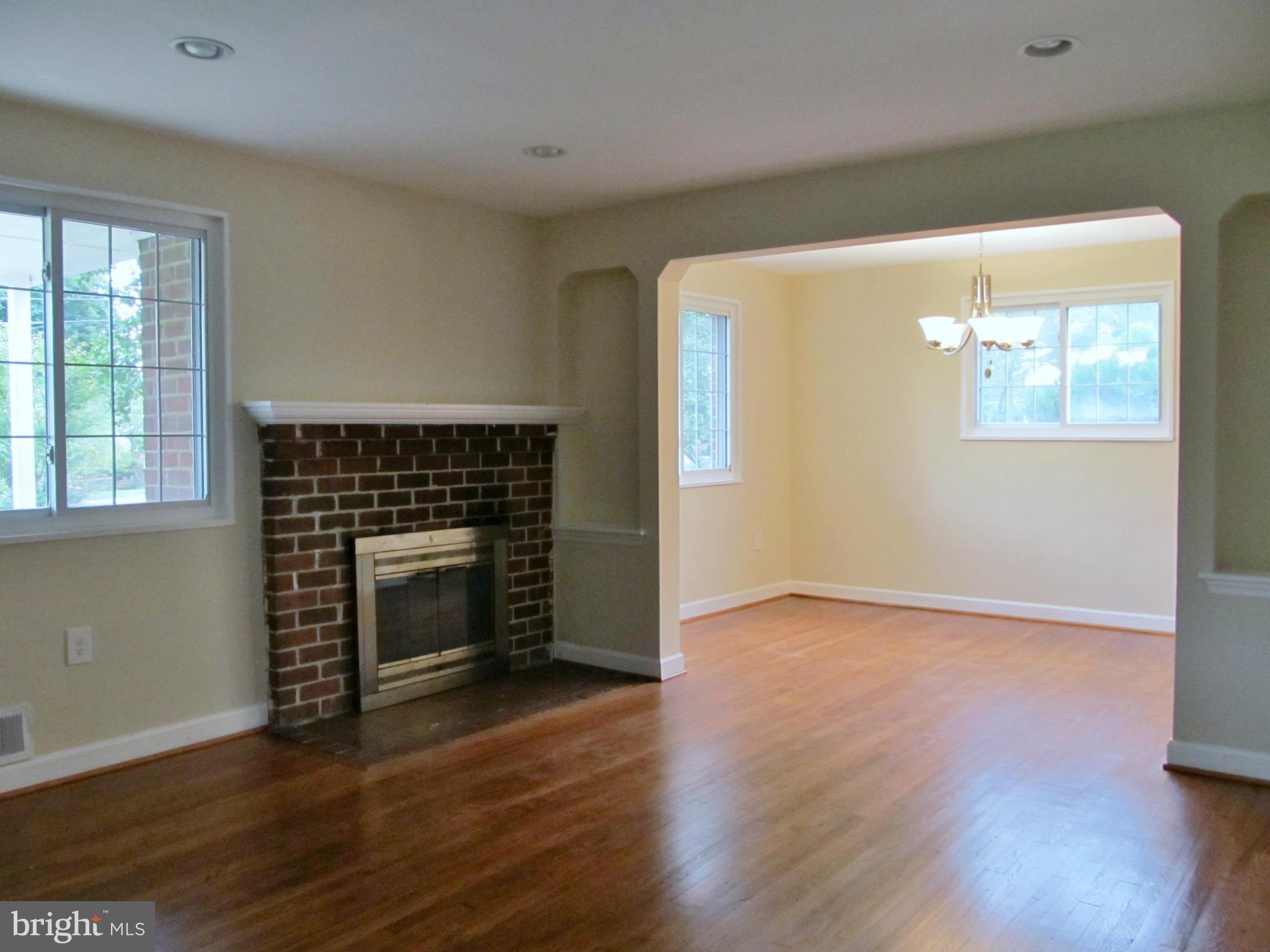 400 Indian Spring Drive Silver Spring, MD 20901 - Photo 8 of 29 Living Room