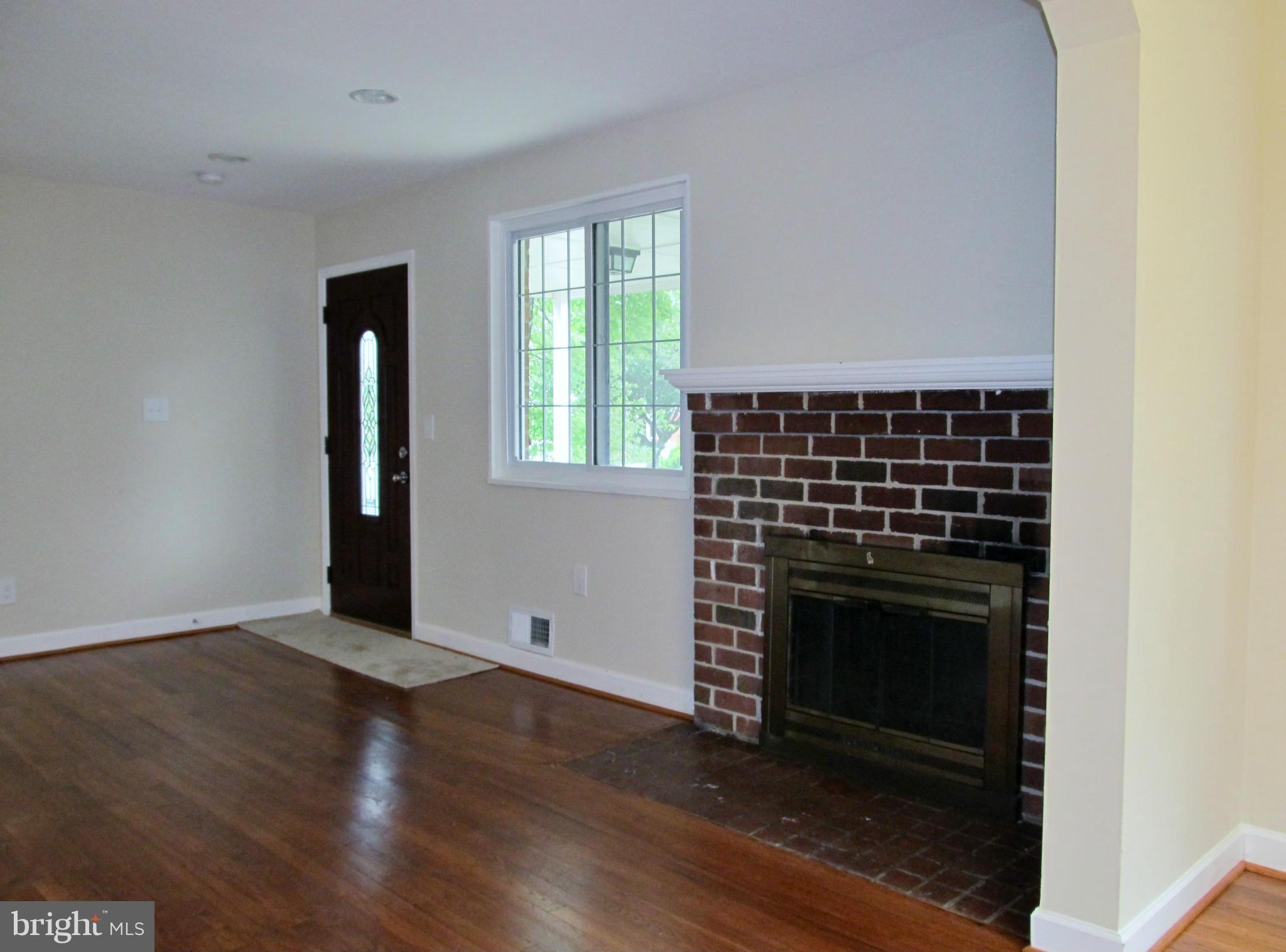 400 Indian Spring Drive Silver Spring, MD 20901 - Photo 10 of 29 Living Room