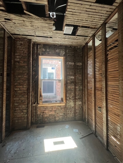 6756 South Lafayette Avenue Chicago, IL 60621 - Photo 10 of 16 a view of a door of the house