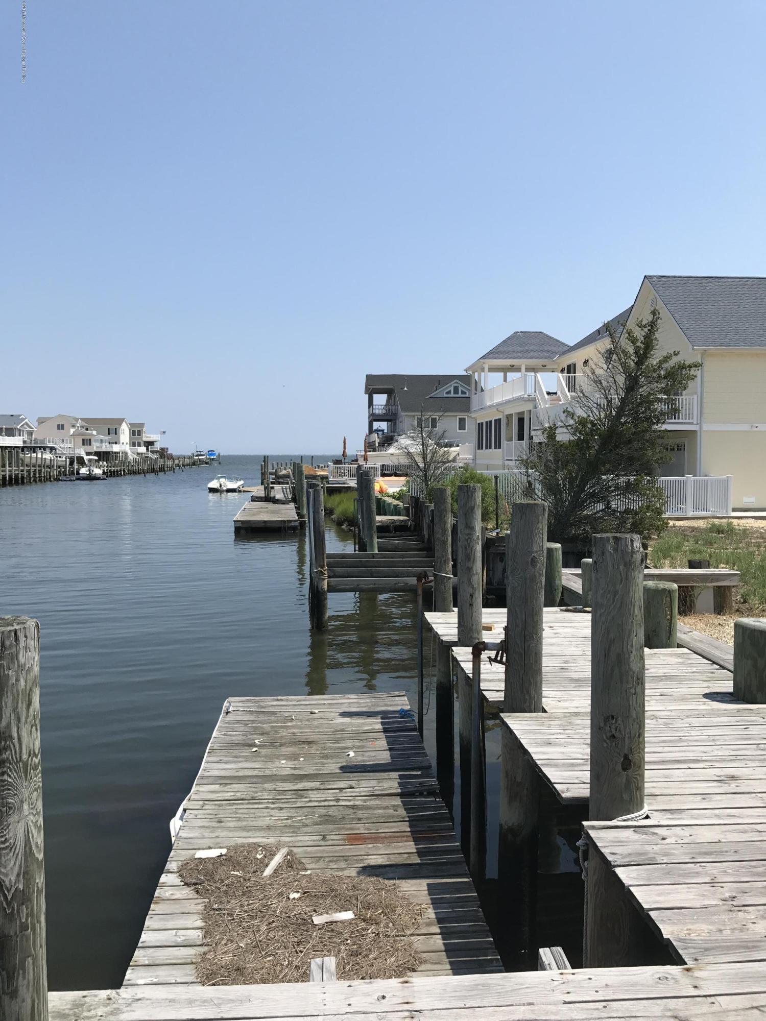 167 Flamingo Road Tuckerton, NJ 08087 - Photo 3 of 14 IMG_1301