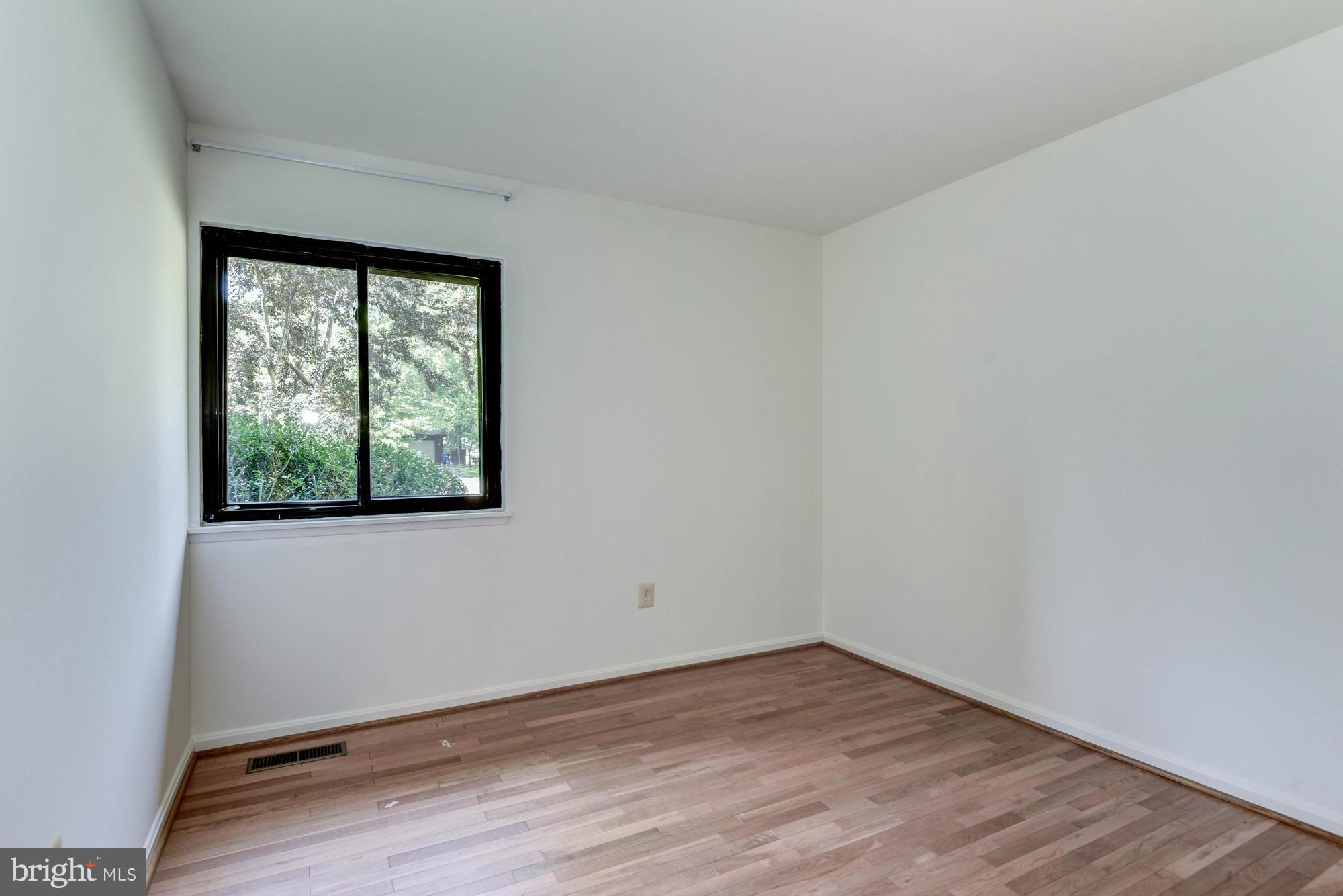 14905 Chestnut Ridge Court North Potomac, MD 20878 - Photo 12 of 30 Bedroom