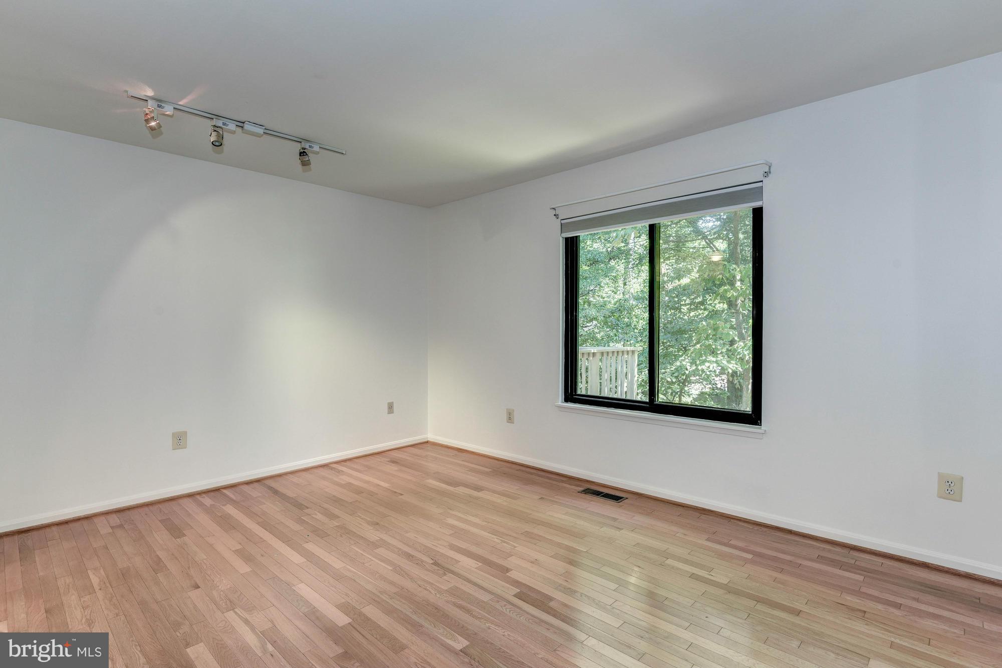 14905 Chestnut Ridge Court North Potomac, MD 20878 - Photo 16 of 30 Bedroom