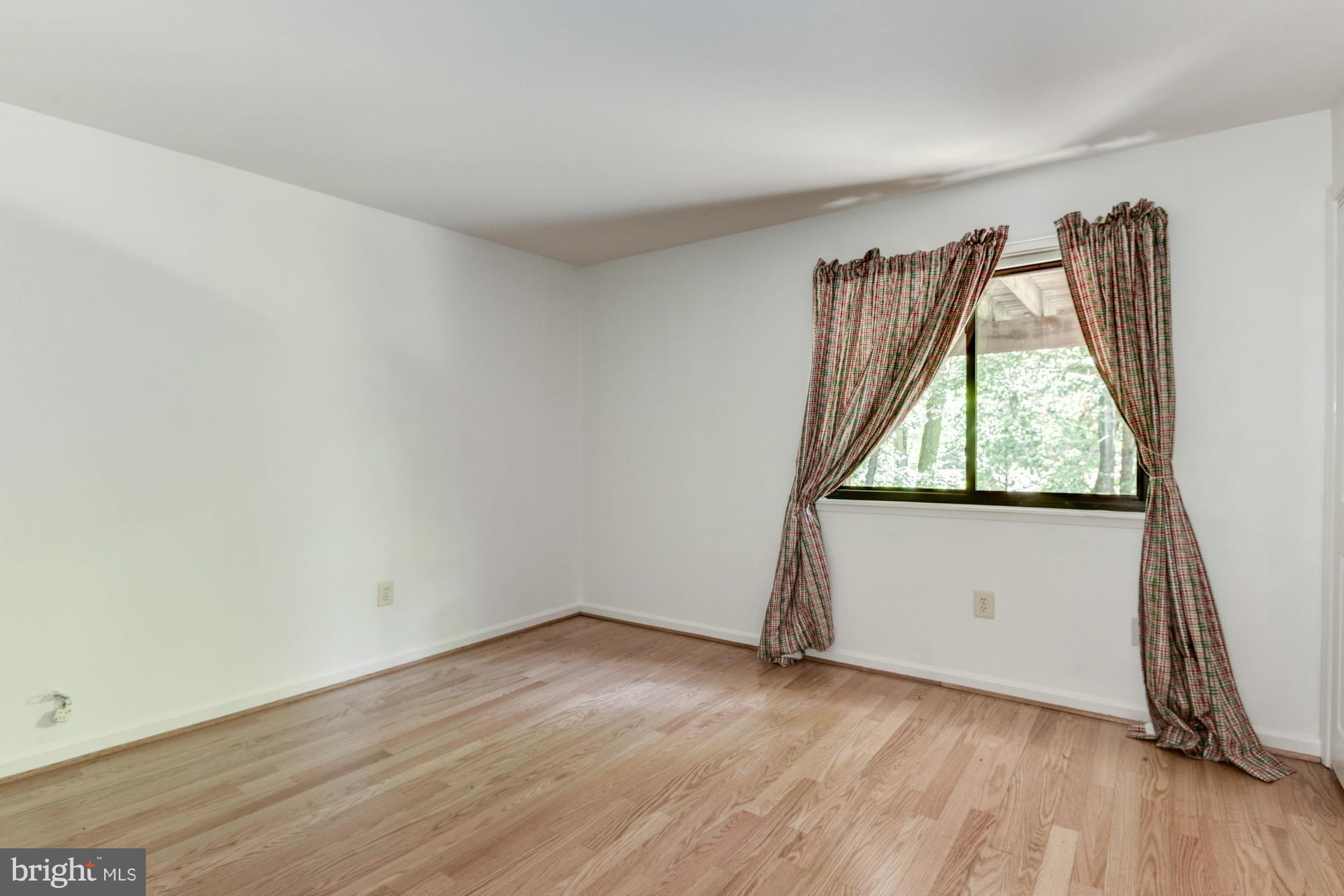 14905 Chestnut Ridge Court North Potomac, MD 20878 - Photo 20 of 30 Bedroom