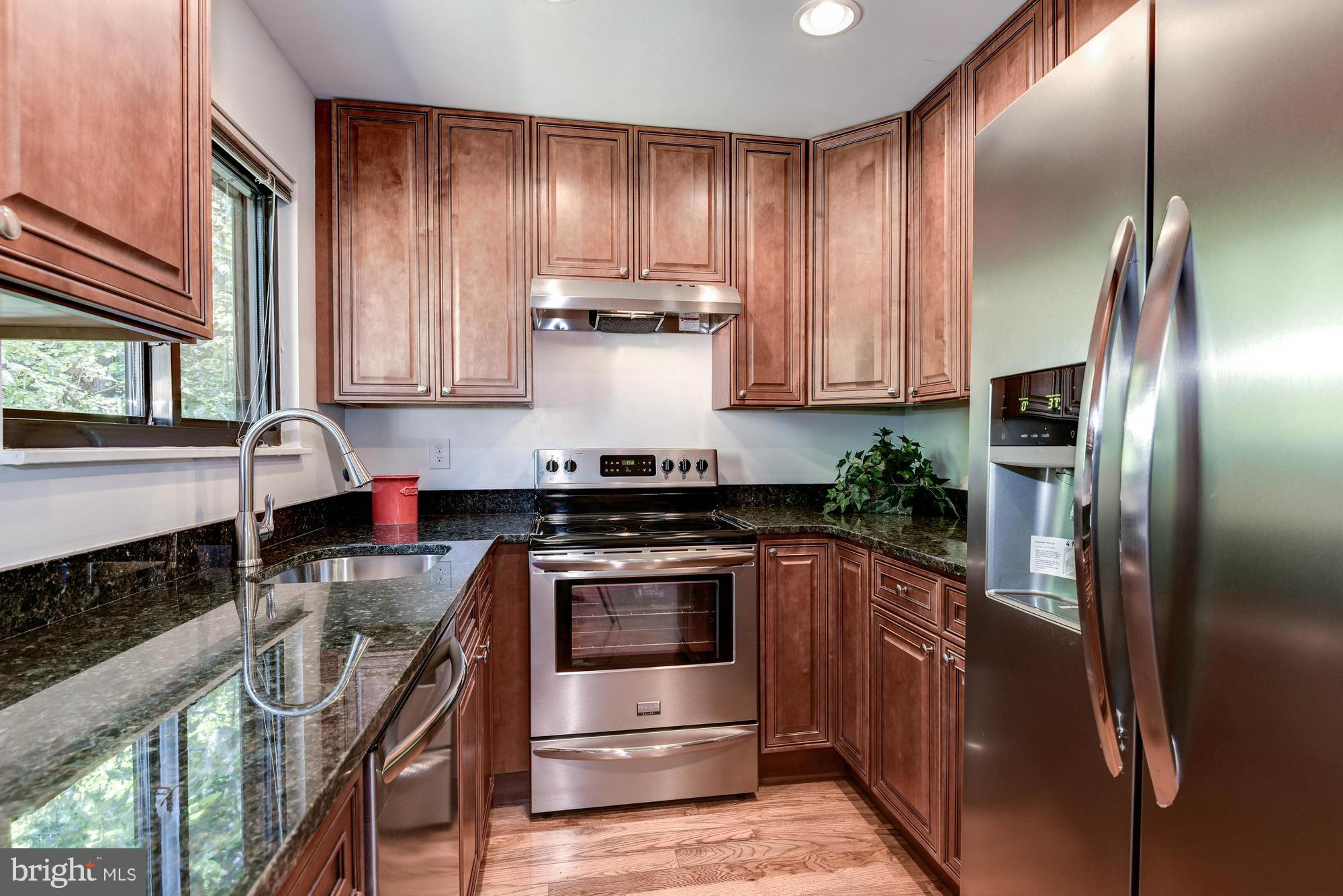 14905 Chestnut Ridge Court North Potomac, MD 20878 - Photo 7 of 30 Kitchen