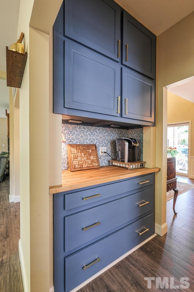 424 Willingham Road Morrisville, NC 27560 - Photo 8 of 30 Updated Black stainless steel appliances. Island gives extra counter space and extra casual seating