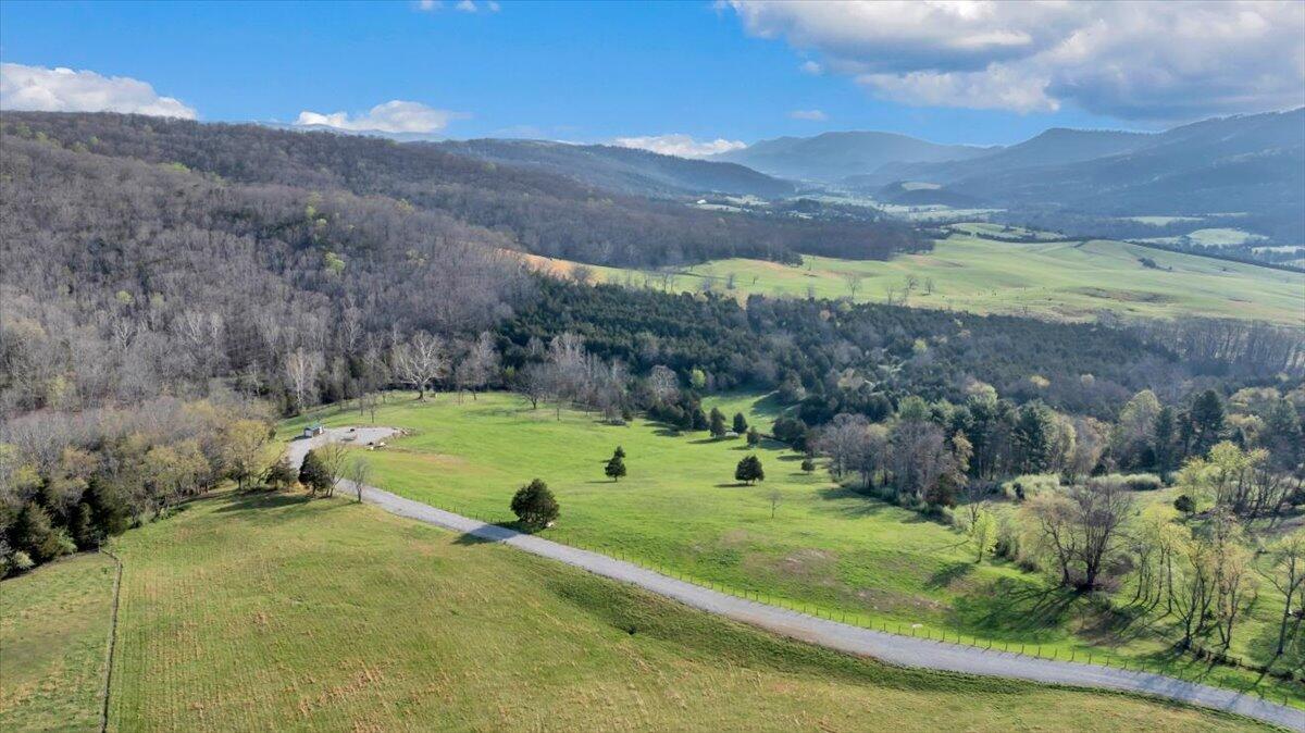 484 Mill Pointe Road Blacksburg, VA 24060 - Photo 19 of 73 14-DJI_20260404073003_0313_D