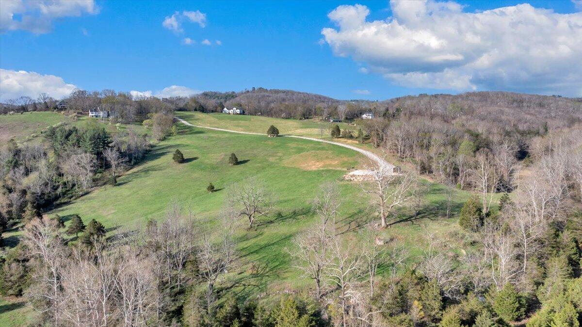 484 Mill Pointe Road Blacksburg, VA 24060 - Photo 27 of 73 23-DJI_20260404073332_0325_D