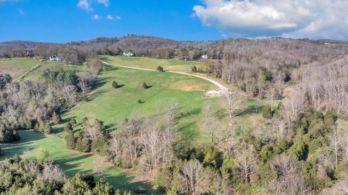 484 Mill Pointe Road Blacksburg, VA 24060 - Photo 28 of 73 24-DJI_20260404073342_0326_D