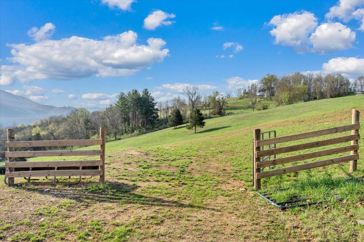 484 Mill Pointe Road Blacksburg, VA 24060 - Photo 36 of 73 32-MIB09270