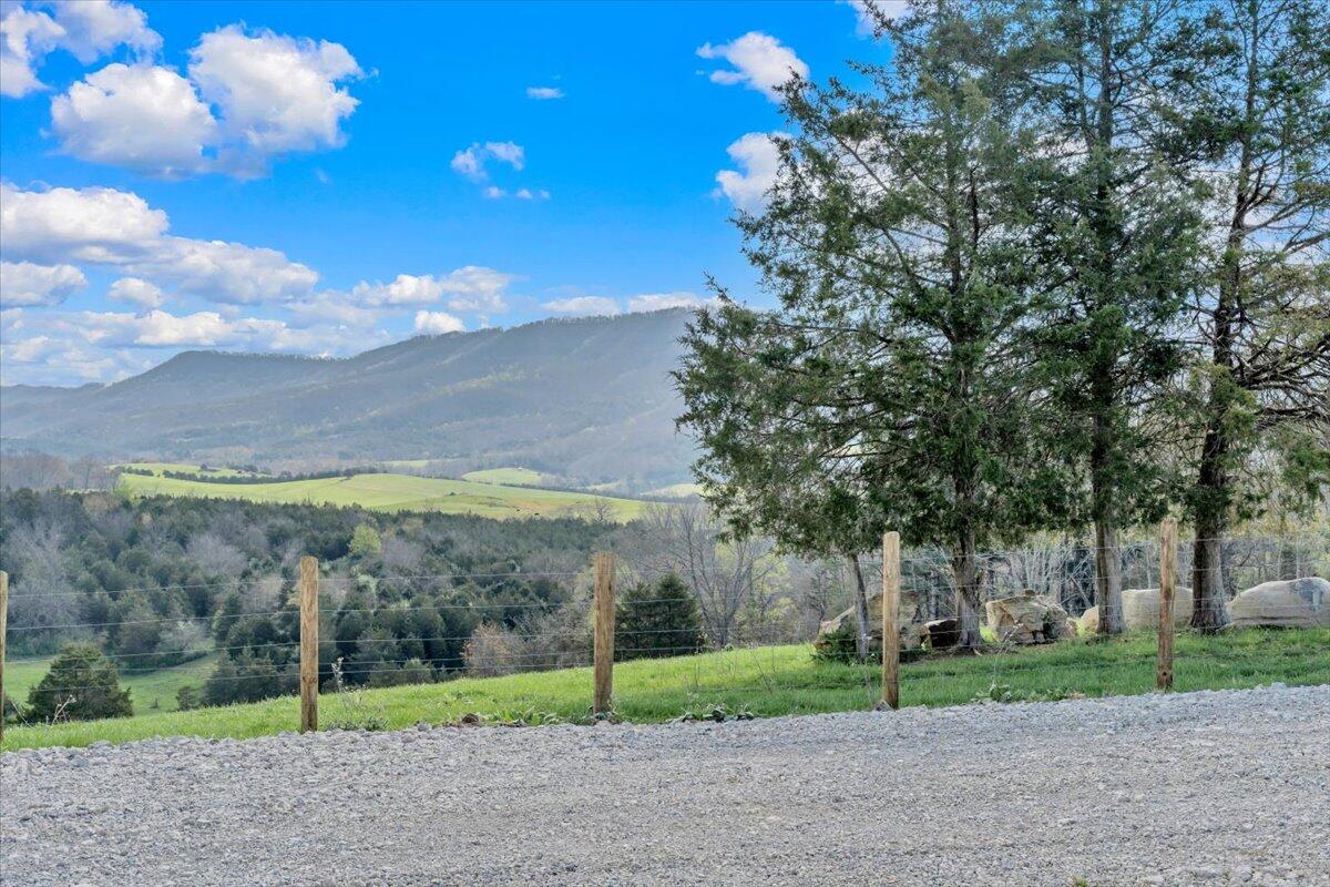 484 Mill Pointe Road Blacksburg, VA 24060 - Photo 71 of 73 68-MIB09384