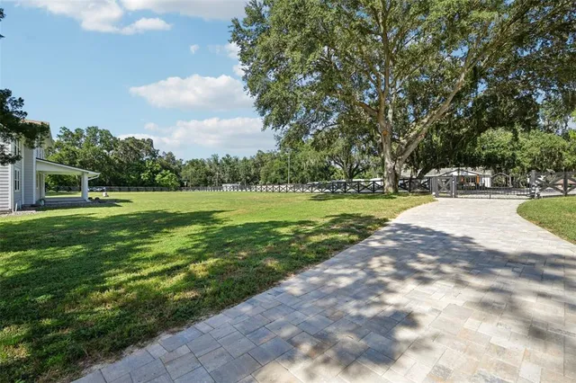 $999,999 | 18715 County Road 455, Clermont, FL 34715