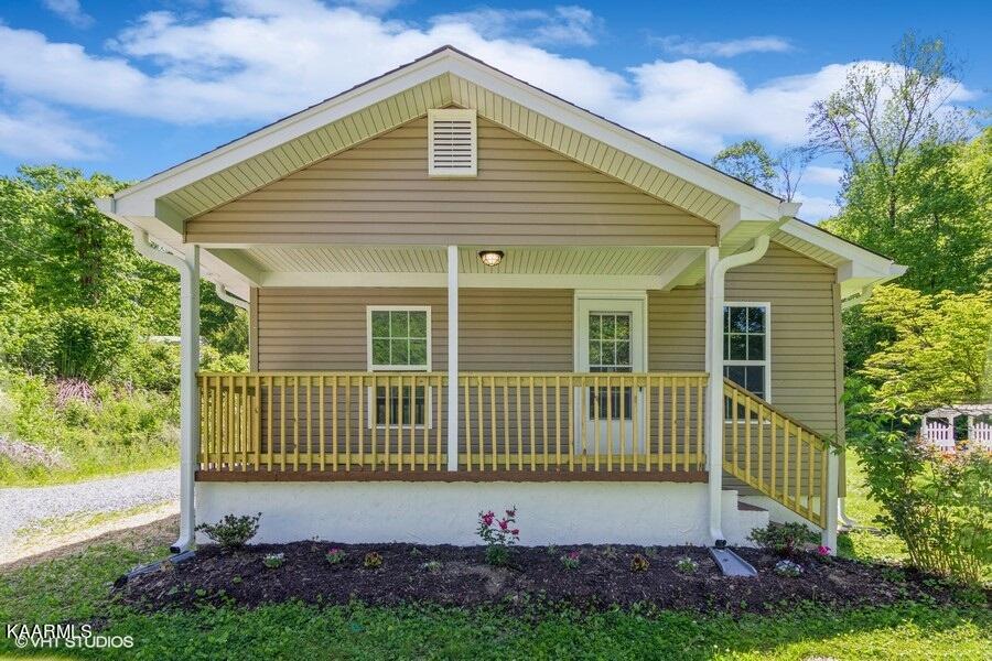 571 Half Moon Road Oliver Springs, TN 37840 - Photo 1 of 14 01_571HalfMoonRd_2001_LowRes