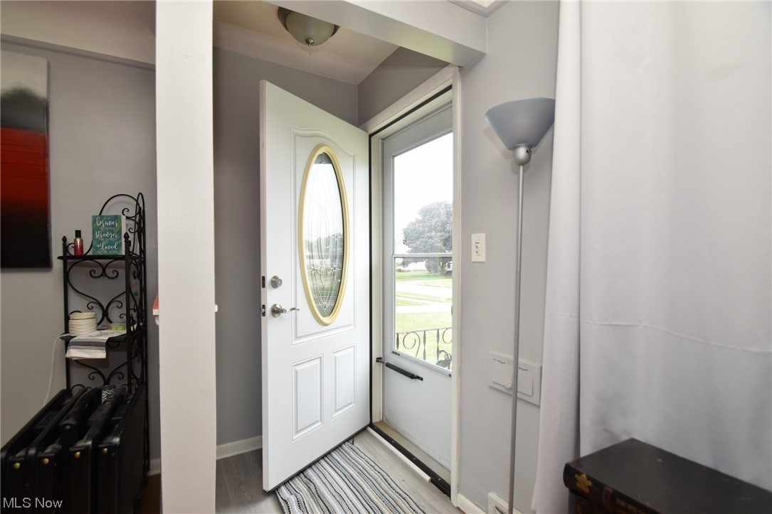 1730 Bellingham Road Cleveland, OH 44124 - Photo 2 of 18