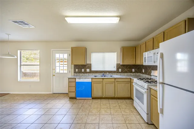 $2,195 | 19506 Lighthouse Scene Lane, Cypress, TX 77433