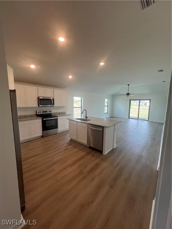 812 Rocaille Avenue Fort Myers, FL 33913 - Photo 3 of 10 Gallery Image 3