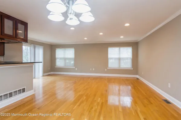 $3,990 | 34 Chimney Court, Unit 181, Laurence Harbor, NJ 08879