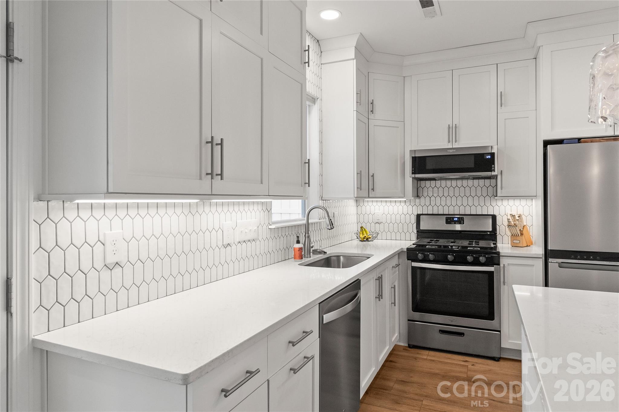 520 Catawba Avenue Davidson, NC 28036 - Photo 4 of 44