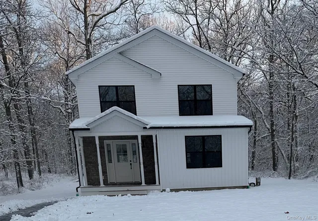 $4,000 | 134 Cedar Lane, Medford, NY 11763