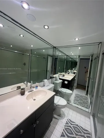 $4,800 | 5161 Collins Avenue, Unit 1711, Miami Beach, FL 33140