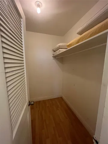 $4,800 | 5161 Collins Avenue, Unit 1711, Miami Beach, FL 33140