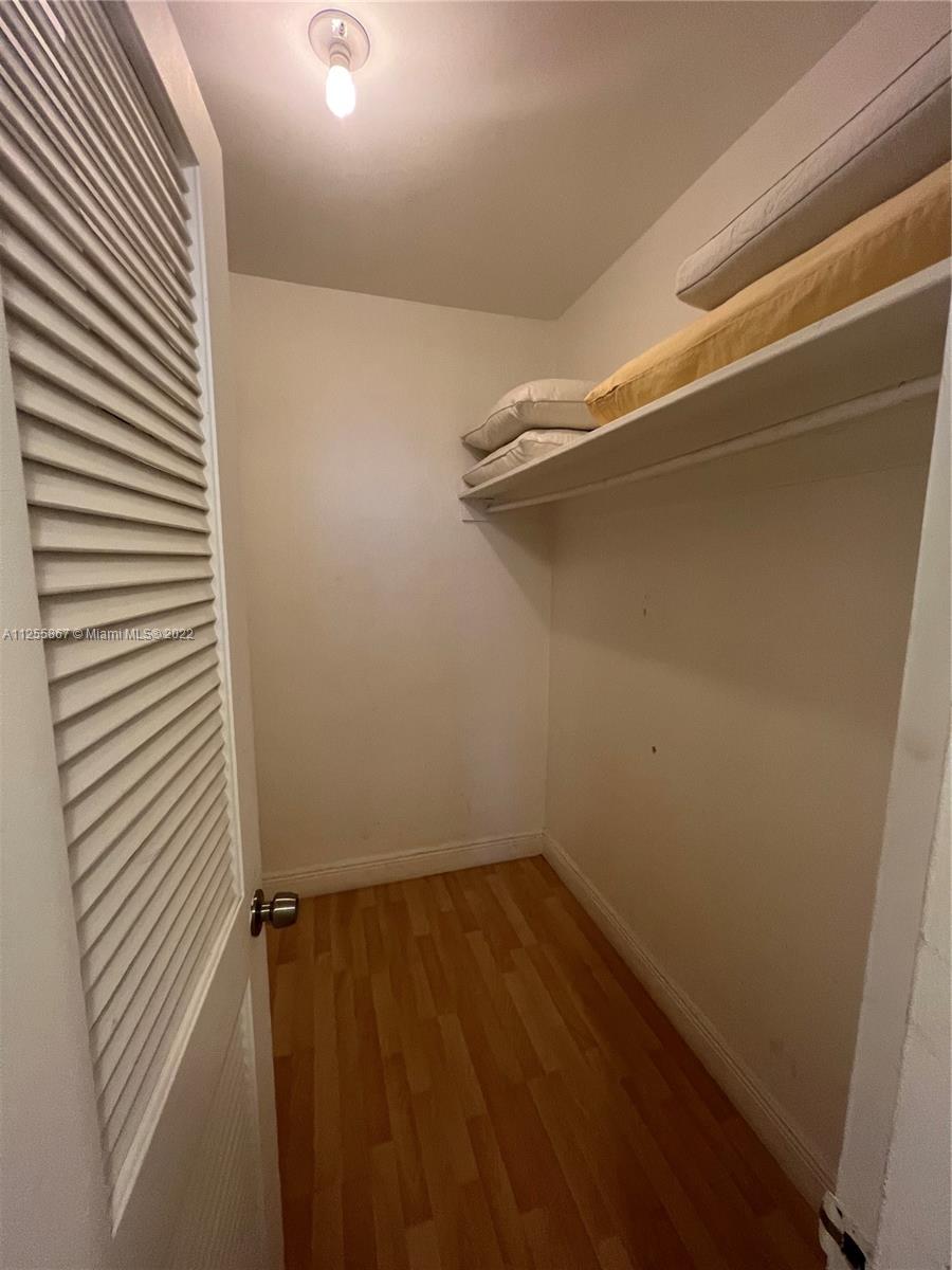 5161 Collins Avenue, Unit 1711 Miami Beach, FL 33140 - Photo 12 of 37