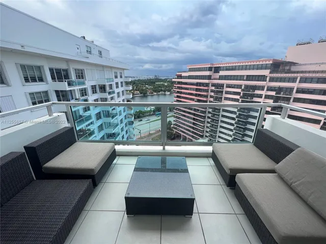 $4,800 | 5161 Collins Avenue, Unit 1711, Miami Beach, FL 33140