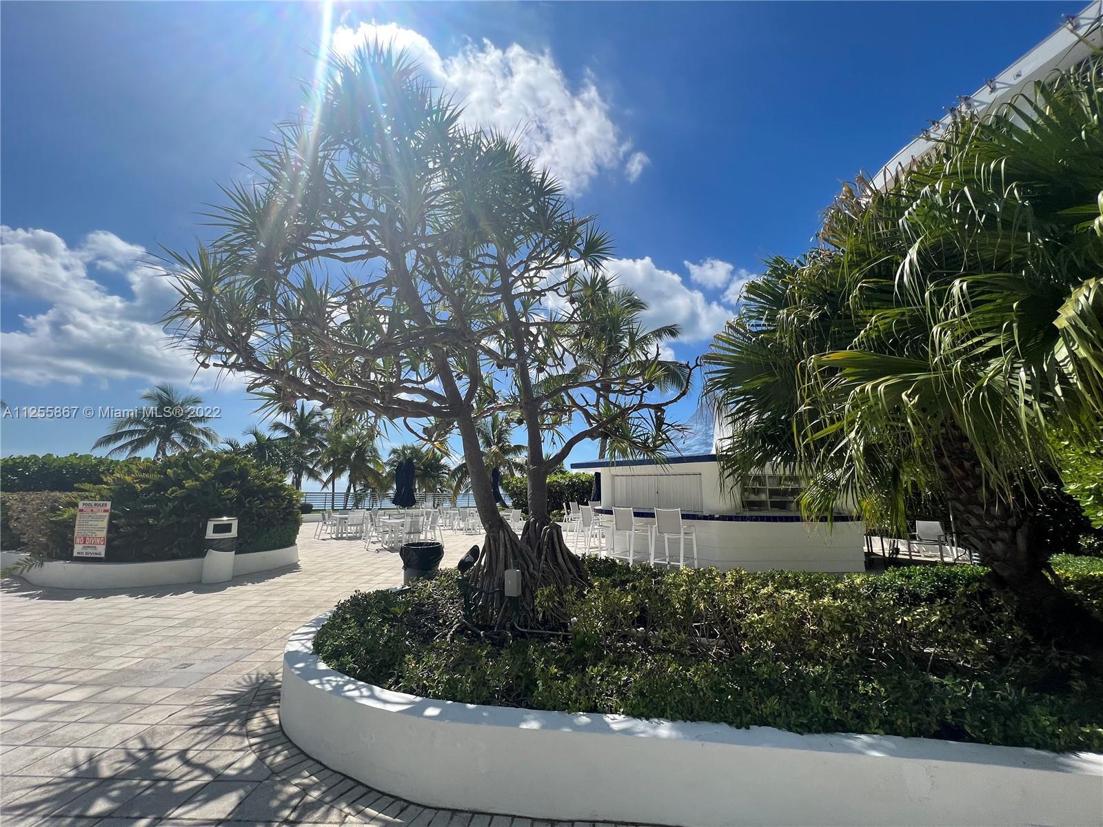 5161 Collins Avenue, Unit 1711 Miami Beach, FL 33140 - Photo 25 of 37