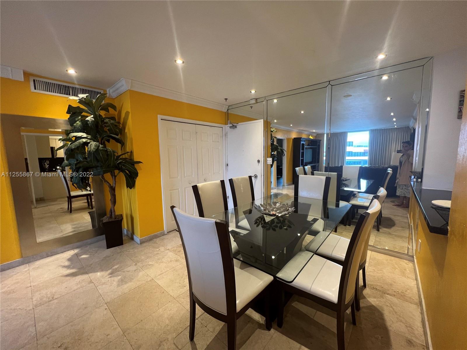 5161 Collins Avenue, Unit 1711 Miami Beach, FL 33140 - Photo 4 of 37