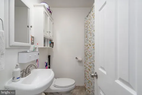 $295,999 | 121 Delwyn Lane, Williamstown, NJ 08094