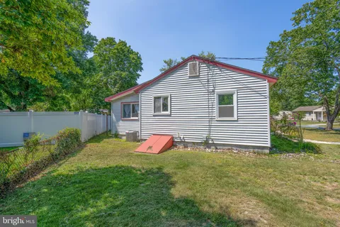 $295,999 | 121 Delwyn Lane, Williamstown, NJ 08094