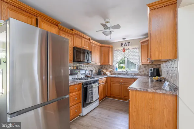 $295,999 | 121 Delwyn Lane, Williamstown, NJ 08094