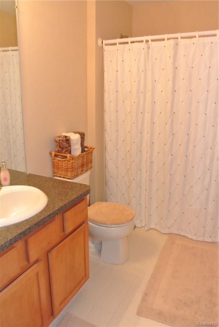 49550 Potomac Road Canton, MI 48188 - Photo 15 of 20 Full Bath