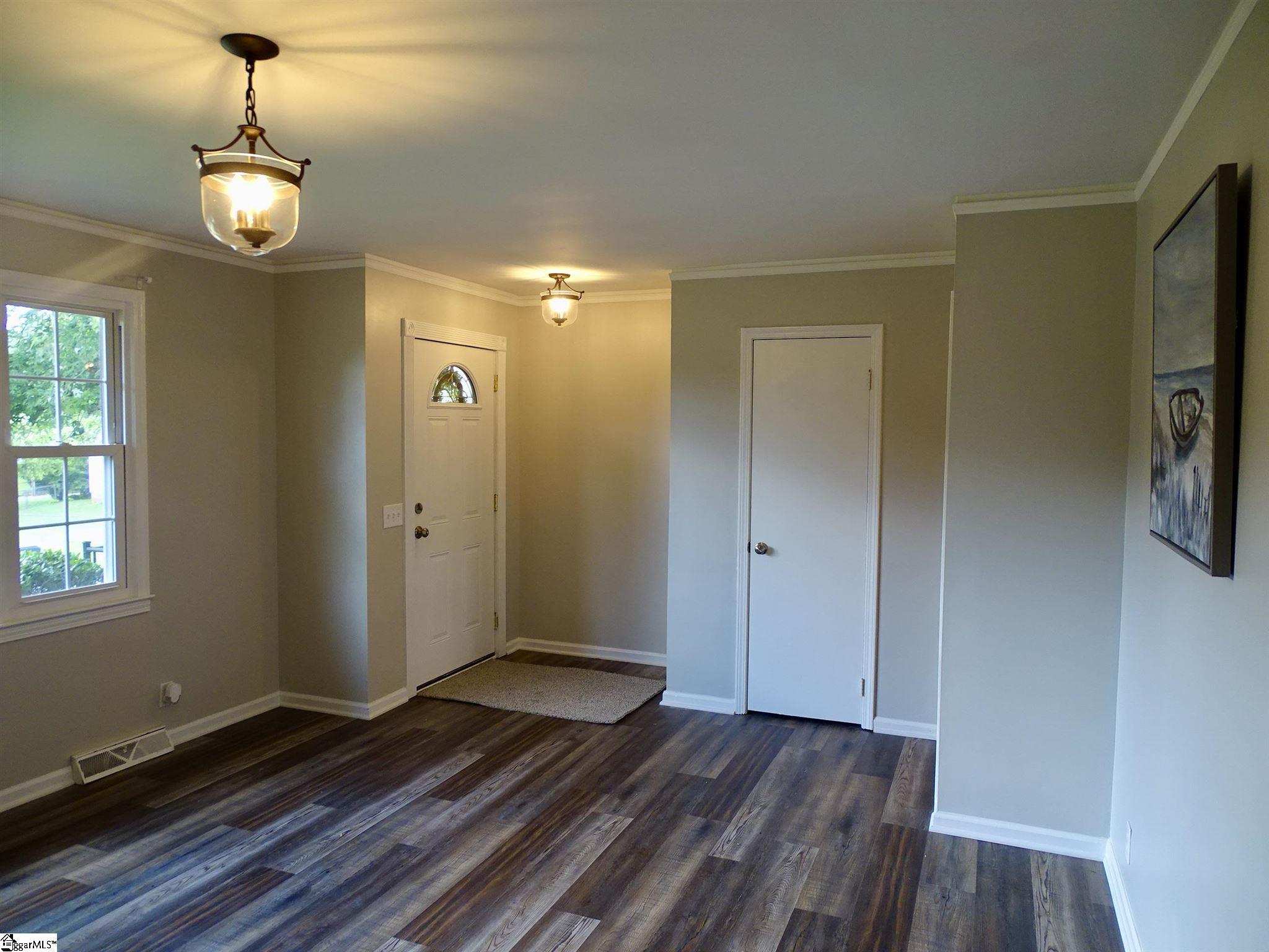 313 Bentwood Road Piedmont, SC 29673 - Photo 8 of 36 Gallery Image 8