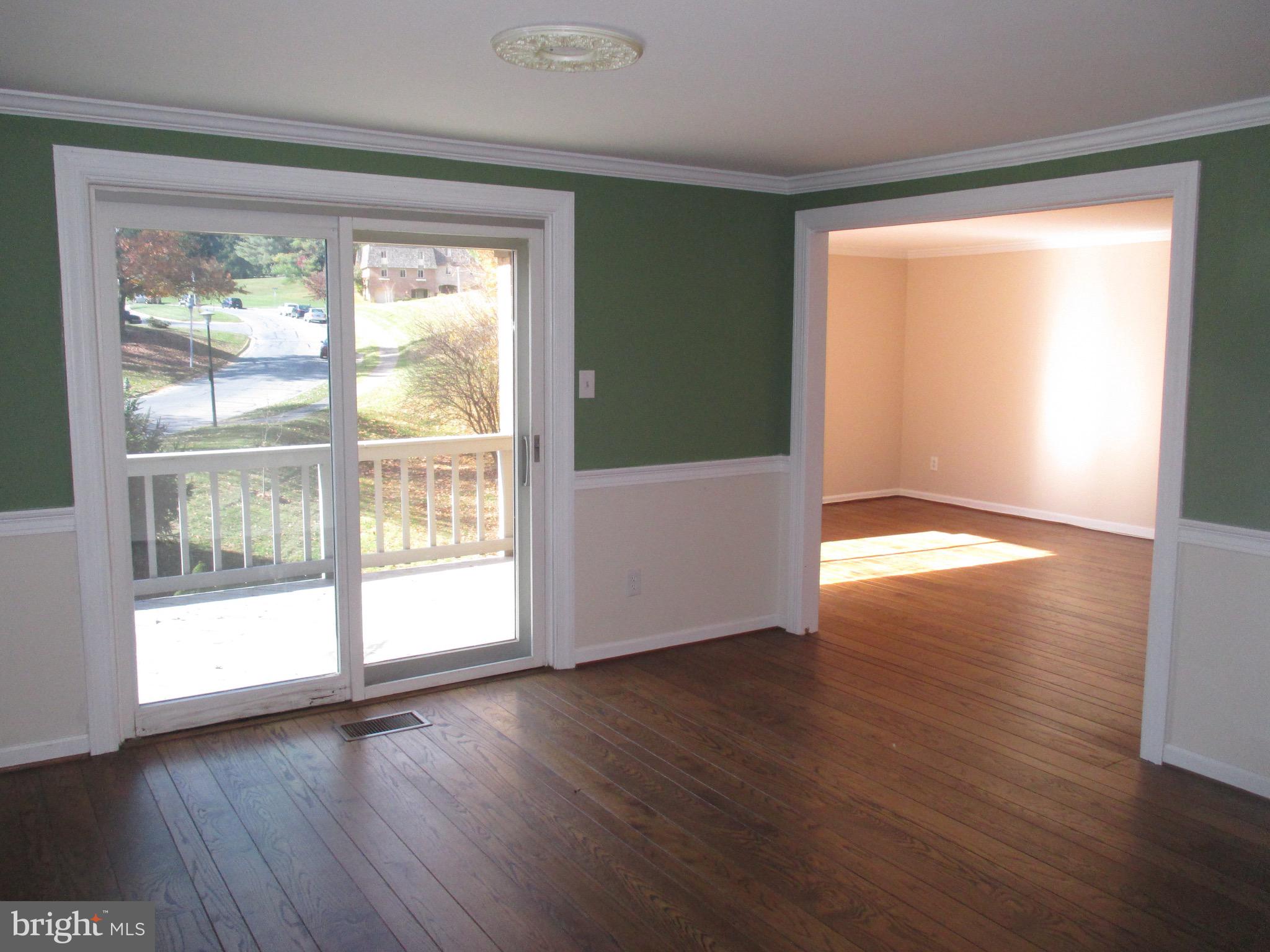 19601 Sparr Spring Road Gaithersburg, MD 20886 - Photo 3 of 23